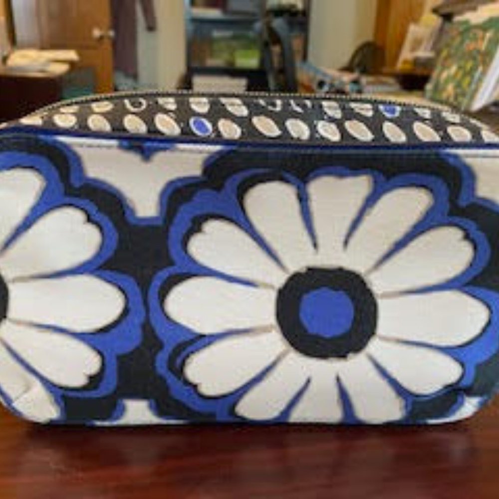 Coach Small Purse - Picture 2 of 4